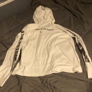 American Eagle Sweatshirt (white/black)